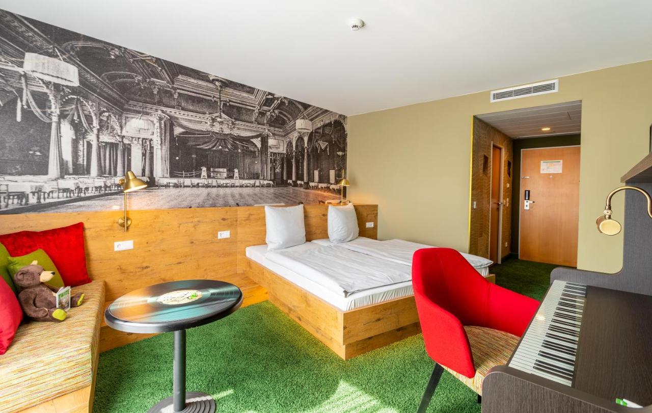 Doppelzimmer „COMFY" mit Kingsize-Bett
